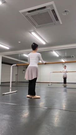 5年ぶりのトゥシューズの記事動画