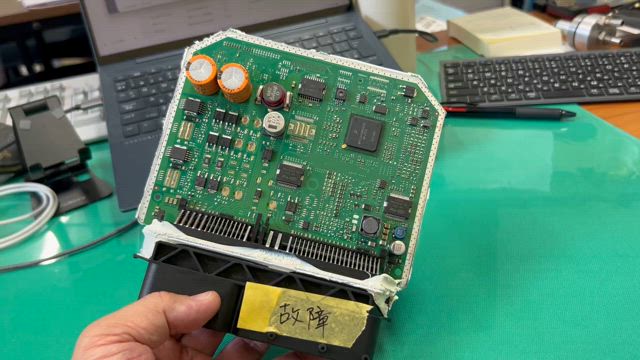 トラブル修理-フィアット500(31209) エンジンコンピュータ(ECU)クローンも診断の手法の記事動画