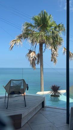 素晴らしい絶景ヴィラだったんだけど…からの幸せのパンケーキの記事動画