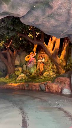 ハロウィンのディズニーシー  リメンバー・ミー満喫の記事動画