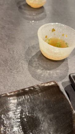 夫とは人生とビジネスのパートナーの記事動画