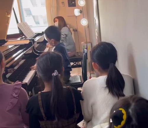 2台ピアノ弾き合い会♪の記事動画