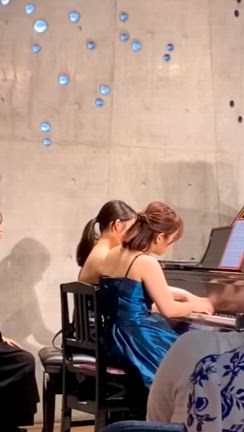 ピアノデュオリサイタルの記事動画