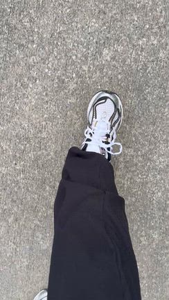 もうナイキに戻れない？！スニーカーのお話。の記事動画