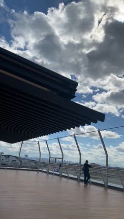 大阪一人旅 【その3】 伊丹空港 【551HORAI 】のお土産と【くくる】の明石焼きの記事動画