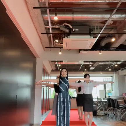 美上質姿勢ウォーキングスタイリスト美脚筋レッスン②の記事動画