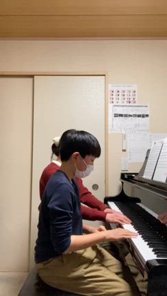 ピアノとリトミックのレッスンの動画ですの記事動画