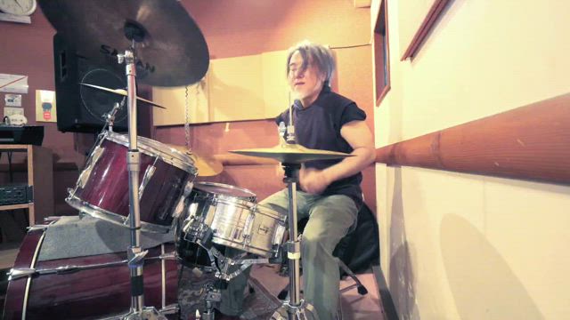 ドラム日記　①　大好きなギターソロの記事動画