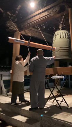 沢山の御札と共に、父の健康への不安を断捨離の記事動画