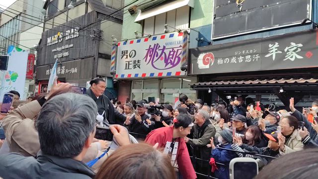 豊昇龍優勝パレードの記事動画