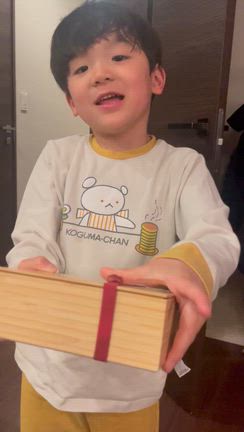 息子の遠足のお弁当「バラちらし寿司弁当」の記事動画