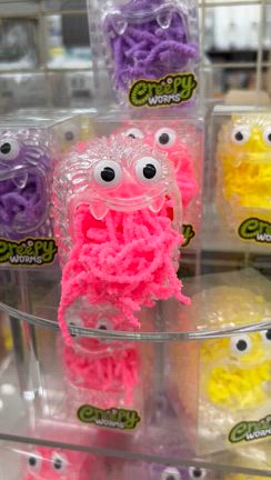 ドキドキの季節、楽しい雑貨や必要な雑貨ぎお買い得です！４月３日の記事動画