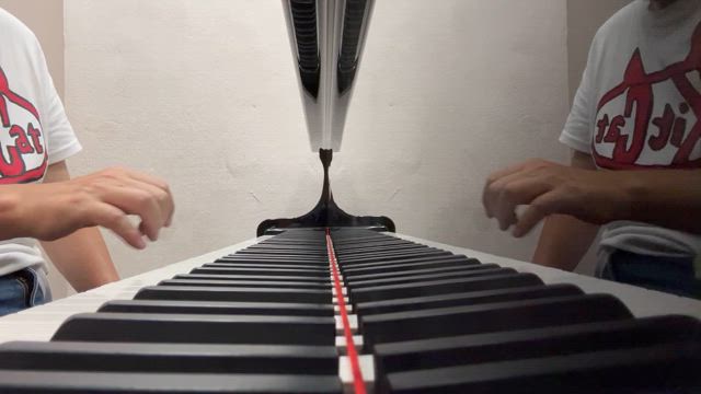 シブヤ楽器店でピアノレンタルし和泉宏隆さん作曲「遠雷」p1〜2を練習❗️の記事動画