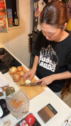 【なんと新刊発売まであと4日】壮絶な追加撮影をみんなで乗り切った話の続きの記事動画