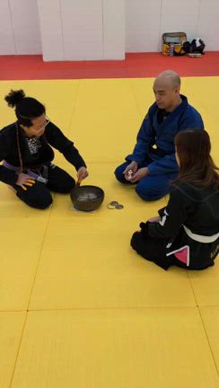 #クリスマスのチキンといえば　丸鶏のローストが憧れでしたの記事動画