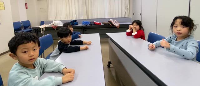 前置詞が覚えられる手遊び　と　純子先生電車でGOの記事動画