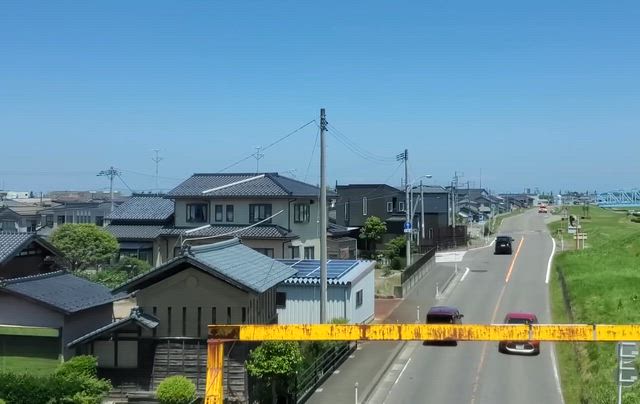 鉄橋を渡る車窓と音（動画）の記事動画