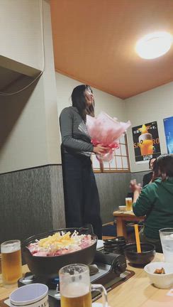 ガーリックレディお祝いの記事動画