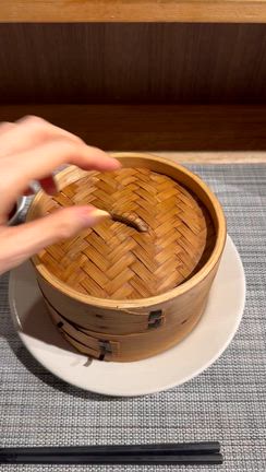 空を飛んで、渋谷『イベリコ豚 おんどる焼 裏渋屋』へ。の記事動画