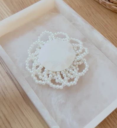 まだ間に合う！40代オケージョンに使える優秀アイテム。の記事動画