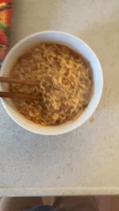 コッケタンミョン（꽃게탕면）の記事動画