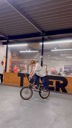 三宅綾子BMXの記事動画