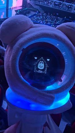 スキズ本国ペンミ1日目❤️今…会場です(๑° ꒳ °๑)ドキドキの記事動画