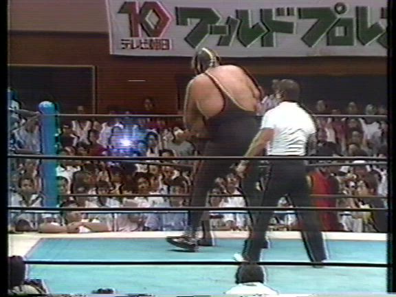 猪木 vs ジャイアント・マシーンの記事動画