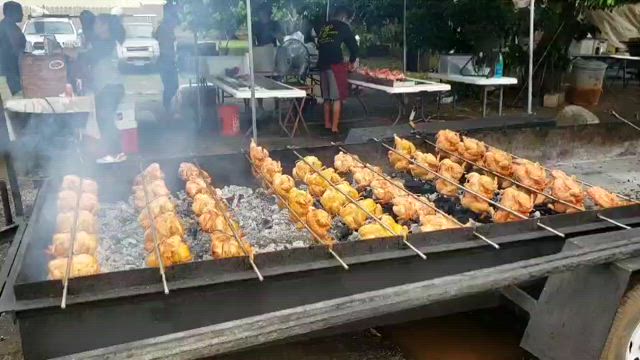 鎌倉でHULI HULI CHICKENの記事動画