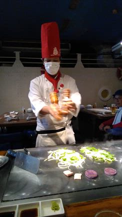 沖縄では優待ステーキのお店でランチ＆パフォーマンスまで～♡の記事動画