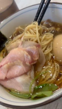 976、あとちょっとで見えそうなのに…の記事動画