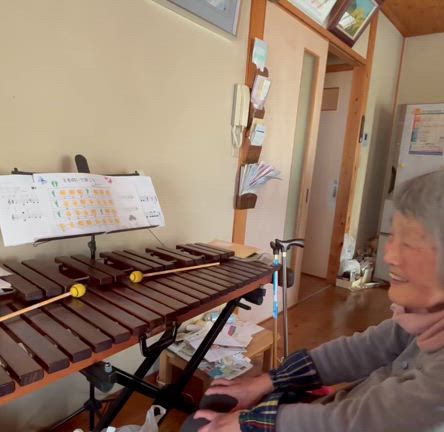 90歳の生徒さんも夢中！「絵リズム」で脳と体を楽しく活性化‼️名古屋市中区マリンバ教室の記事動画