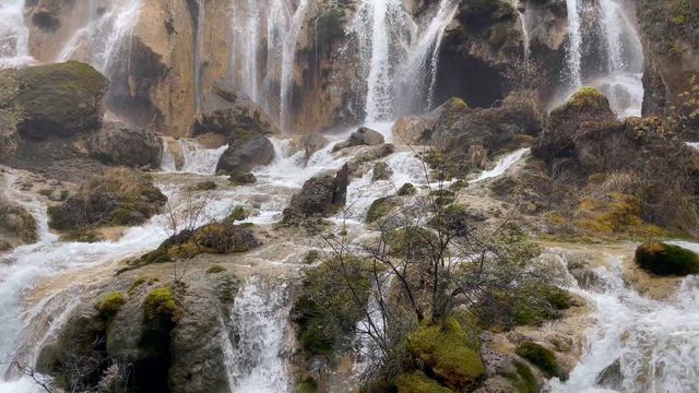 絶景の九寨溝②の記事動画