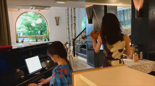 Live×Barの記事動画