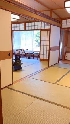 23名で大人の修学旅行♪CMでおなじみ！有馬兵衛の向陽閣へ〜【不登校ママ絶望はどこへ♡】の記事動画