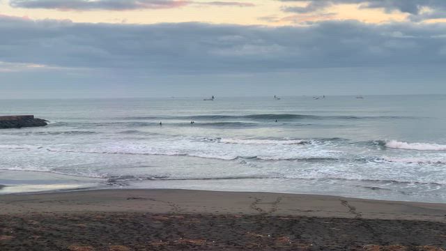 12月20日千葉北、東浪見の朝の波の記事動画