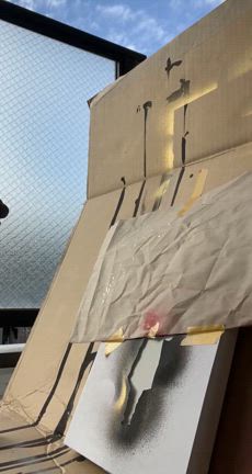 続き　練習から本番へ　”SACHIKO作品　初めての背景白にステンシルアート”の記事動画