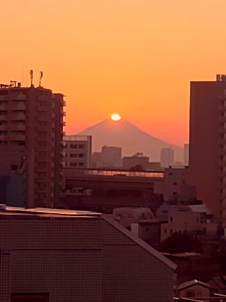 ダイヤモンド富士山☀️の記事動画