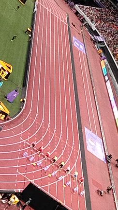 世界陸上初日の記事動画