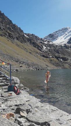 雨/美しいゴサインクンドの記事動画