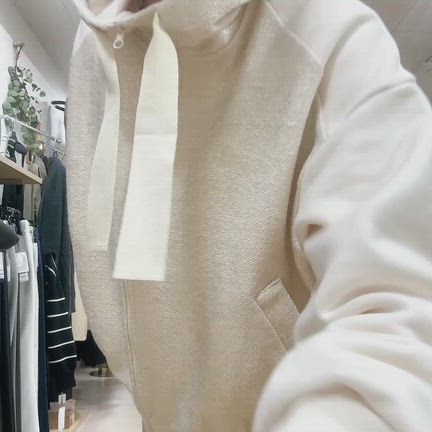 イリゼのグリッターパーカーの記事動画