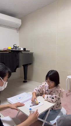 本を読むように楽譜が読めたら…ちいかわがピアノのレッスンに！の記事動画