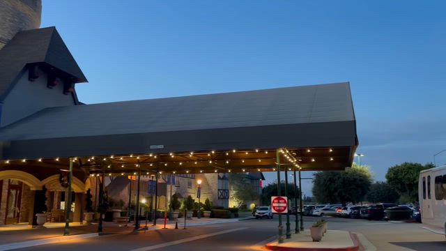 ディズニーランドのお膝元Anaheim Majestic Garden Hotel♩の記事動画