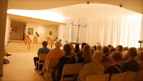 バレリーナ!?の記事動画