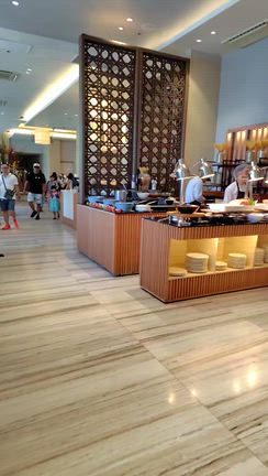 子ども好きなフィリピン人からの洗礼を受ける！の記事動画