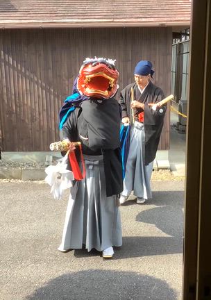 獅子舞がやって来てくれましたの記事動画