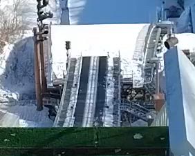 大倉山ジャンプ場、生ジャンパーの記事動画