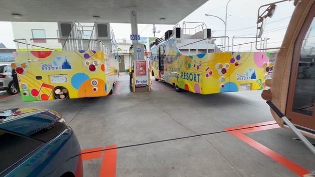 きゃー！！ガソリンスタンドでダッフィーバスに会えたあああー！！の記事動画