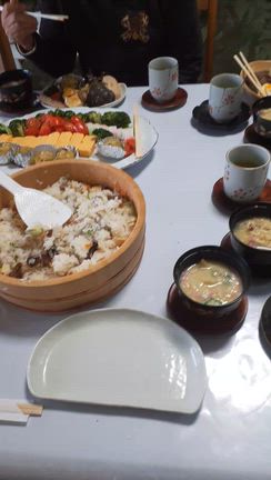 新年会の料理　手作りですがの記事動画