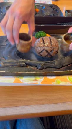 静岡大人気のさわやかハンバーグ待ち時間０分の穴場店の記事動画